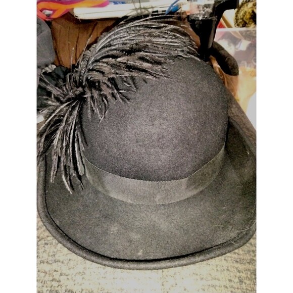 For Women Accessories - Vtg Bierner & Son Women's 100% Wool Black Cap With Feathers Made In USA